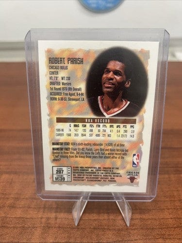 1997 Topps Finest Mainstays- Robert Parish #207- Chicago Bulls- NBA-EX