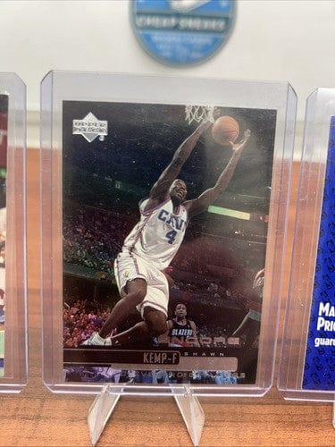Cavalier NBA Lot Shawn Kemp 00 Upper Deck, Darius Miles O3 Upper Deck,