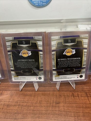 Los Angles Lakers 2022 Panini Select Lot L James, C Anthony, A Davis,R