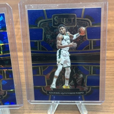 GIANNIS ANTETOKOUNMPO 2023-24 SELECT CONCOURSE BLUE CRACKED ICE Prizm