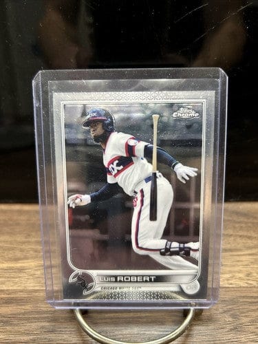 Cheap Sneaks Footwear/Sports Cards Baseball Card 2022 Topps Chrome #137 Luis Robert Chicago White Sox