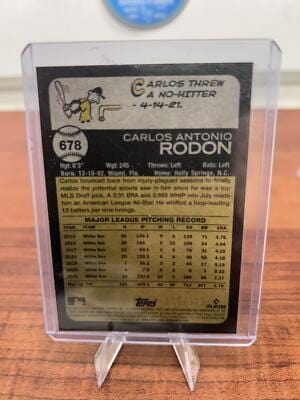 Cheap Sneaks Footwear/Sports Cards Baseball Card 2022 Topps Heritage #678 Carlos Rodon Chrome Silver Refractor #/373