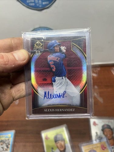 Cheap Sneaks Footwear/Sports Cards Baseball Card Alexis Hernandez #4/5 2023 Bowman Invicta Red Refractor Parallel Cubs