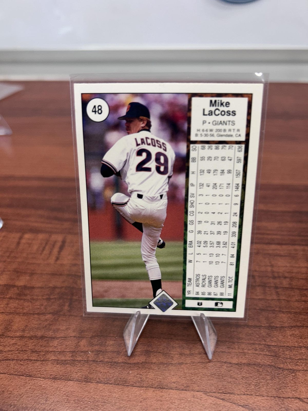 Cheap Sneaks Footwear/Sports Cards Baseball Card Mike LaCoss 1989 Upper Deck #48 San Francisco Giants