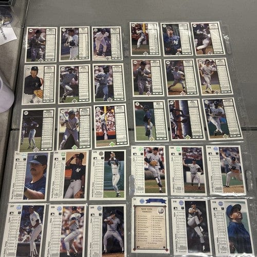 Cheap Sneaks Footwear/Sports Cards Baseball Card NY Yankees 1989, 1990, 1991, 1992 Upper Deck Team Set Builder 72 Cards