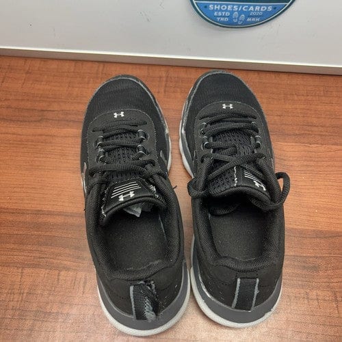 Cheap Sneaks Footwear/Sports Cards Running Shoe Under Armor Assert Boys/Mens Size 6Y Black/Gray/Silver