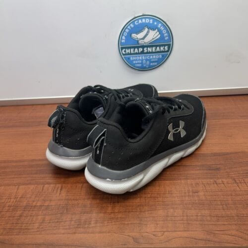 Cheap Sneaks Footwear/Sports Cards Running Shoe Under Armor Assert Boys/Mens Size 6Y Black/Gray/Silver