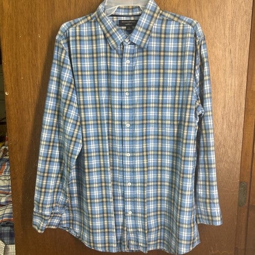 Cheap Sneaks Footwear/Sports Cards Shirts Men (2) Banana Republic (L) Men’s Button Down Shirts Standard Fit