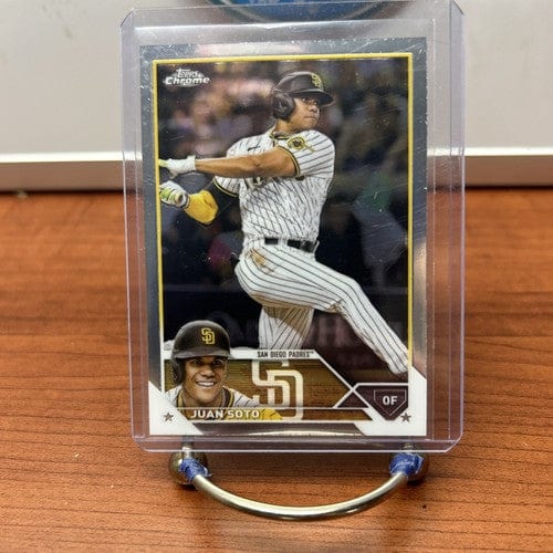 Juan Soto 2023 Topps Chrome Baseball Card #100 San Diego Padres