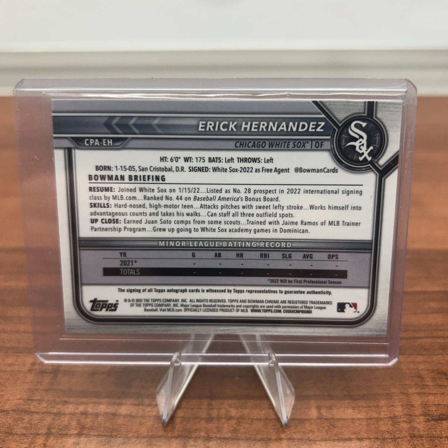 Cheap Sneaks Footwear/Sports Cards 2022 Bowman Chrome Erick Hernandez 1st Chrome Green Atomic auto 85/99