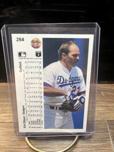 Cheap Sneaks Footwear/Sports Cards Baseball Card 1990 Upper Deck MLB # 264 Kirk Gibson Los Angeles Dodgers