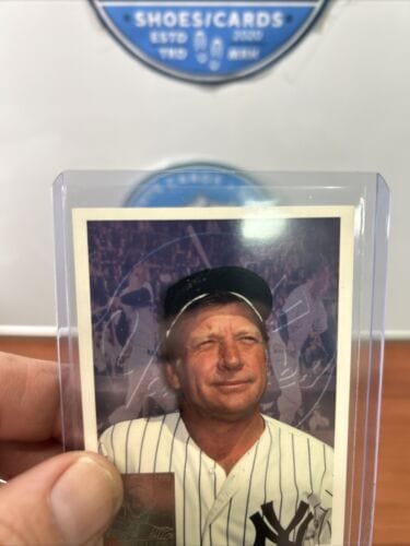 Cheap Sneaks Footwear/Sports Cards Baseball Card 1996 Topps Mickey Mantle #7 NY Yankees Gold Seal