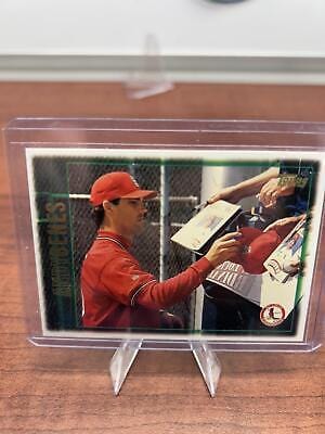 Cheap Sneaks Footwear/Sports Cards Baseball Card 1997 Topps #190 Andy Benes