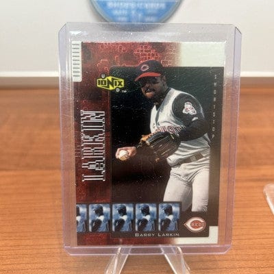 Cheap Sneaks Footwear/Sports Cards Baseball Card 2000 Upper Deck Ionix - #48 Barry Larkin Cincinnati Reds