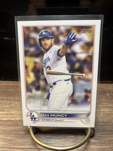Cheap Sneaks Footwear/Sports Cards Baseball Card 2022 Topps Series 2 #572 Max Muncy Los Angeles Dodgers
