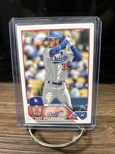 Cheap Sneaks Footwear/Sports Cards Baseball Card 2023 Topps Series 1 - #131 Cody Bellinger