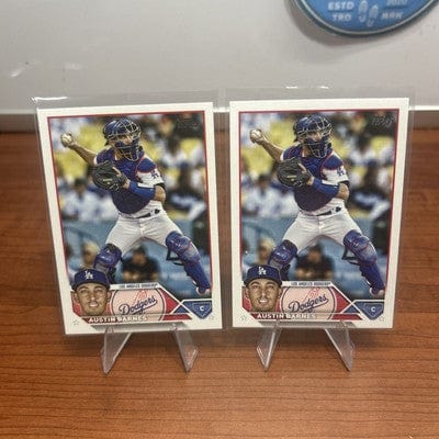 Cheap Sneaks Footwear/Sports Cards Baseball Card 2023 Topps Series 2 - #588 Austin Barnes