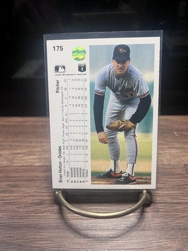 Cheap Sneaks Footwear/Sports Cards Baseball Card Brian Holton P 1990 Upper Deck Baltimore Orioles Baseball Card #175