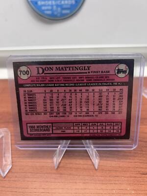 Cheap Sneaks Footwear/Sports Cards Baseball Card Don Mattingly 1989 Topps #700 New York Yankees