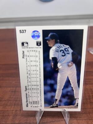 Cheap Sneaks Footwear/Sports Cards Baseball Card Mike Henneman 1990 Upper Deck #537 Detroit Tigers