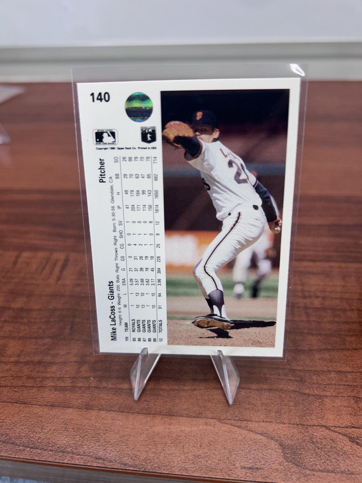 Cheap Sneaks Footwear/Sports Cards Baseball Card Mike LaCoss 1990 Upper Deck #140a San Francisco Giants