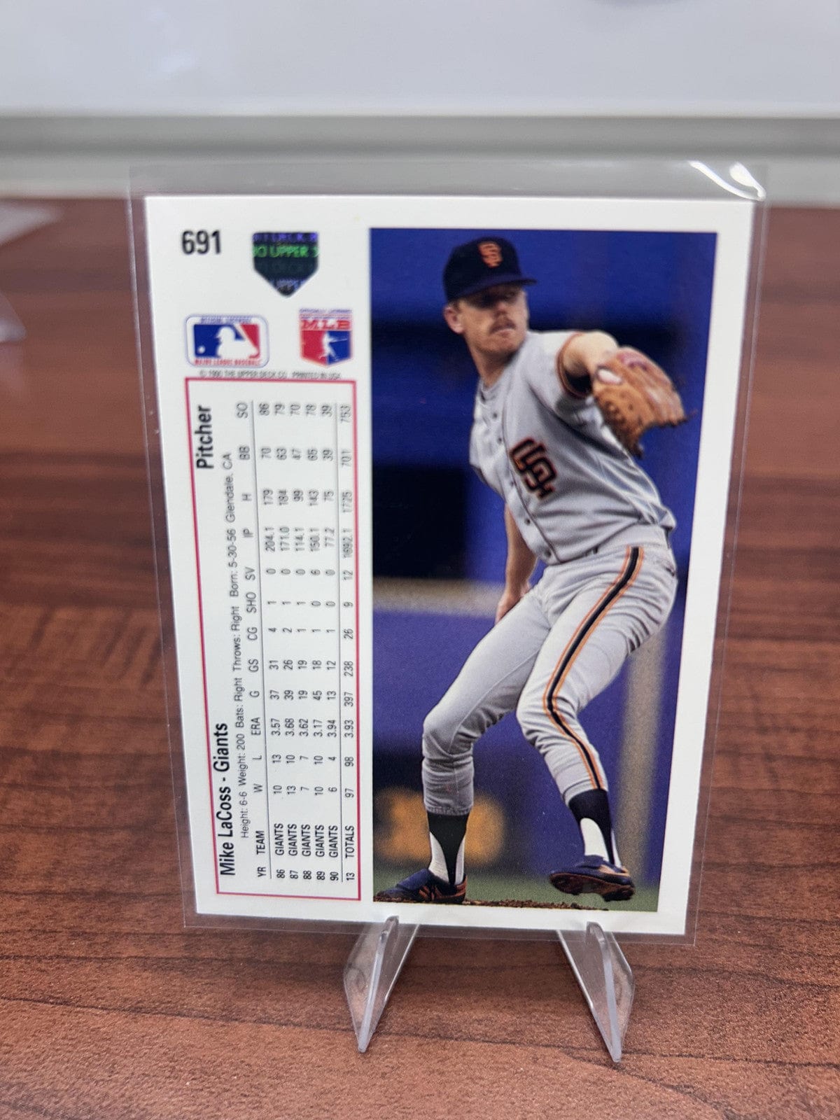 Cheap Sneaks Footwear/Sports Cards Baseball Card Mike LaCoss 1991 Upper Deck #691 San Francisco Giants