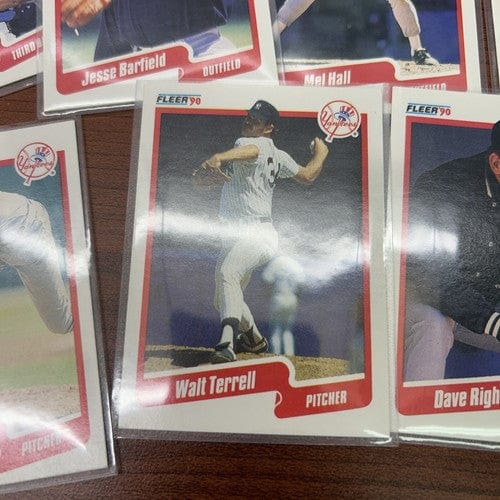 Cheap Sneaks Footwear/Sports Cards Baseball Card NY Yankees 1990 Fleer Baseball Team Set 23 Cards Mattingly, Deion Sand