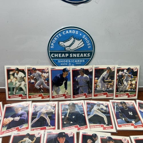 Cheap Sneaks Footwear/Sports Cards Baseball Card NY Yankees 1990 Fleer Baseball Team Set 23 Cards Mattingly, Deion Sand