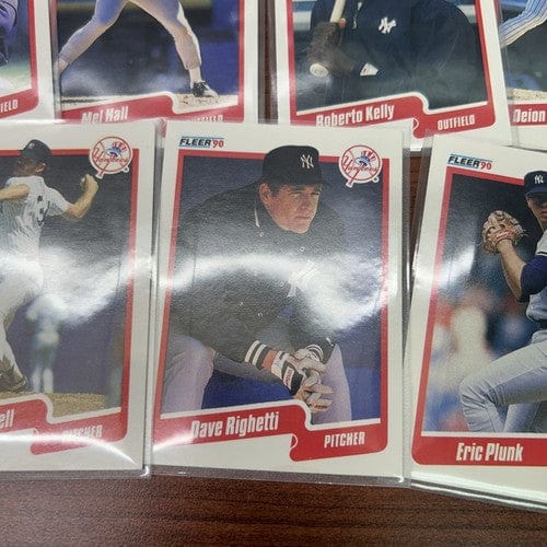 Cheap Sneaks Footwear/Sports Cards Baseball Card NY Yankees 1990 Fleer Baseball Team Set 23 Cards Mattingly, Deion Sand