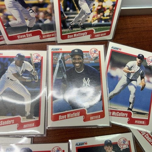 Cheap Sneaks Footwear/Sports Cards Baseball Card NY Yankees 1990 Fleer Baseball Team Set 23 Cards Mattingly, Deion Sand