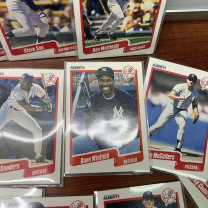 Cheap Sneaks Footwear/Sports Cards Baseball Card NY Yankees 1990 Fleer Baseball Team Set 23 Cards Mattingly, Deion Sand