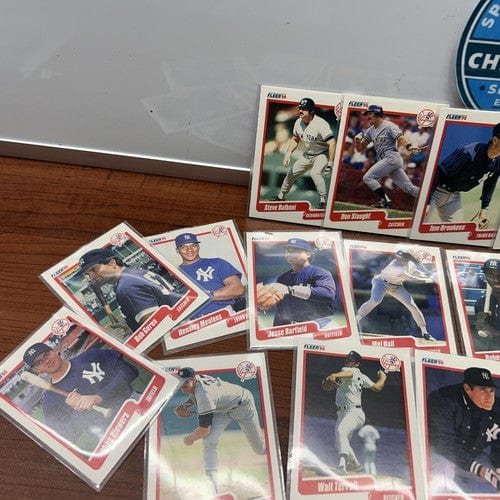 Cheap Sneaks Footwear/Sports Cards Baseball Card NY Yankees 1990 Fleer Baseball Team Set 23 Cards Mattingly, Deion Sand