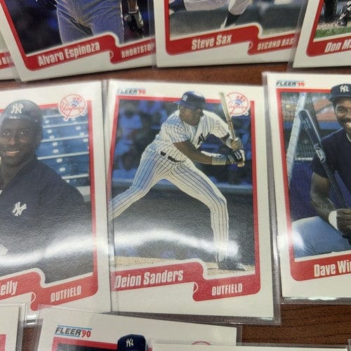 Cheap Sneaks Footwear/Sports Cards Baseball Card NY Yankees 1990 Fleer Baseball Team Set 23 Cards Mattingly, Deion Sand