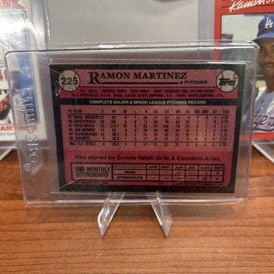Cheap Sneaks Footwear/Sports Cards Baseball Card RAMON MARTINEZ (RC) 1989 Topps Baseball Rookie Card #225 Los Angeles D