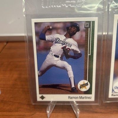 Cheap Sneaks Footwear/Sports Cards Baseball Card Ramon Martinez (RC)1989 Upper Deck #18 90 Upper Deck#675,91 Studio #18