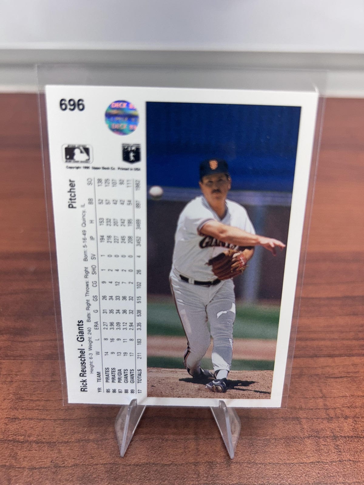 Cheap Sneaks Footwear/Sports Cards Baseball Card Rick Reuschel 1990 Upper Deck #696 San Francisco Giants