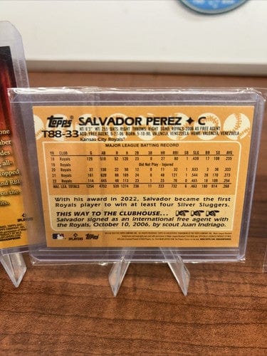 Cheap Sneaks Footwear/Sports Cards Baseball Card Salvador Perez Royals 2023 Topps Chrome TColor/24 Chrome Strokes/35th