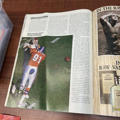 Cheap Sneaks Footwear/Sports Cards Baseball Card Sports Illustrated Nov. 4 1996 Mag.“A Fall Classic” NY Yankees Gir