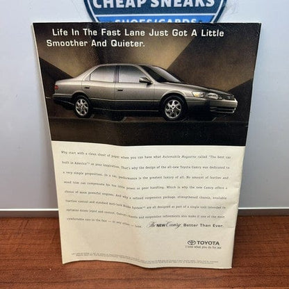Cheap Sneaks Footwear/Sports Cards Baseball Card Sports Illustrated Nov. 4 1996 Mag.“A Fall Classic” NY Yankees Gir