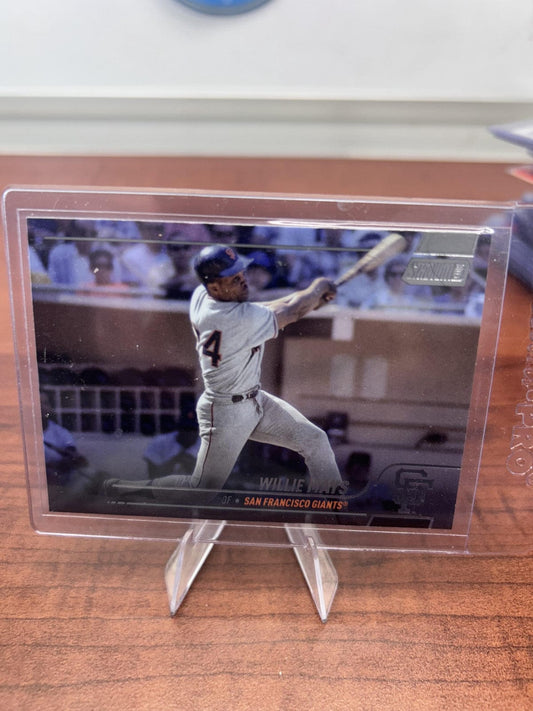 Cheap Sneaks Footwear/Sports Cards Baseball Card Willie Mays 2022 Stadium Club Members Only #175 San Francisco Giants