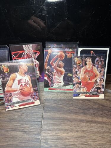 Cheap Sneaks Footwear/Sports Cards Basketball Card Chicago Bulls Lot (14) NBA Michael Jordan , Scottie Pippen, Kerr,Kukoc