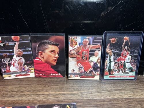 Cheap Sneaks Footwear/Sports Cards Basketball Card Chicago Bulls Lot (14) NBA Michael Jordan , Scottie Pippen, Kerr,Kukoc