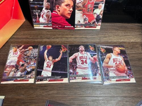 Cheap Sneaks Footwear/Sports Cards Basketball Card Chicago Bulls Lot (14) NBA Michael Jordan , Scottie Pippen, Kerr,Kukoc