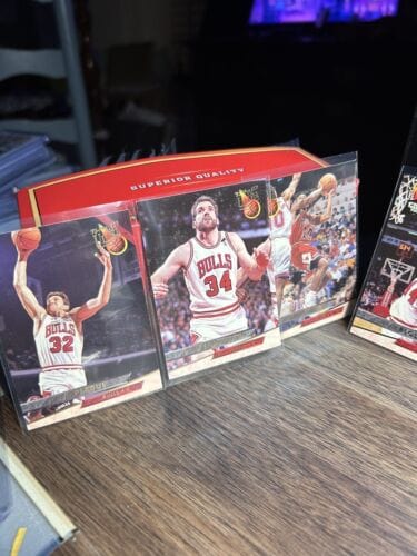 Cheap Sneaks Footwear/Sports Cards Basketball Card Chicago Bulls Lot (14) NBA Michael Jordan , Scottie Pippen, Kerr,Kukoc