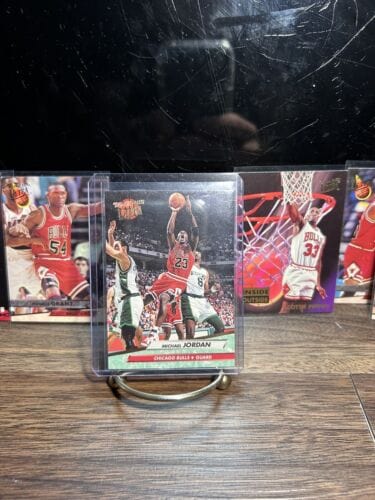 Cheap Sneaks Footwear/Sports Cards Basketball Card Chicago Bulls Lot (14) NBA Michael Jordan , Scottie Pippen, Kerr,Kukoc