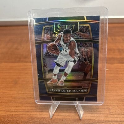 Cheap Sneaks Footwear/Sports Cards Basketball Card Giannis Antetokounmpo 2021-22 Panini Select Blue Prizm Bucks #35