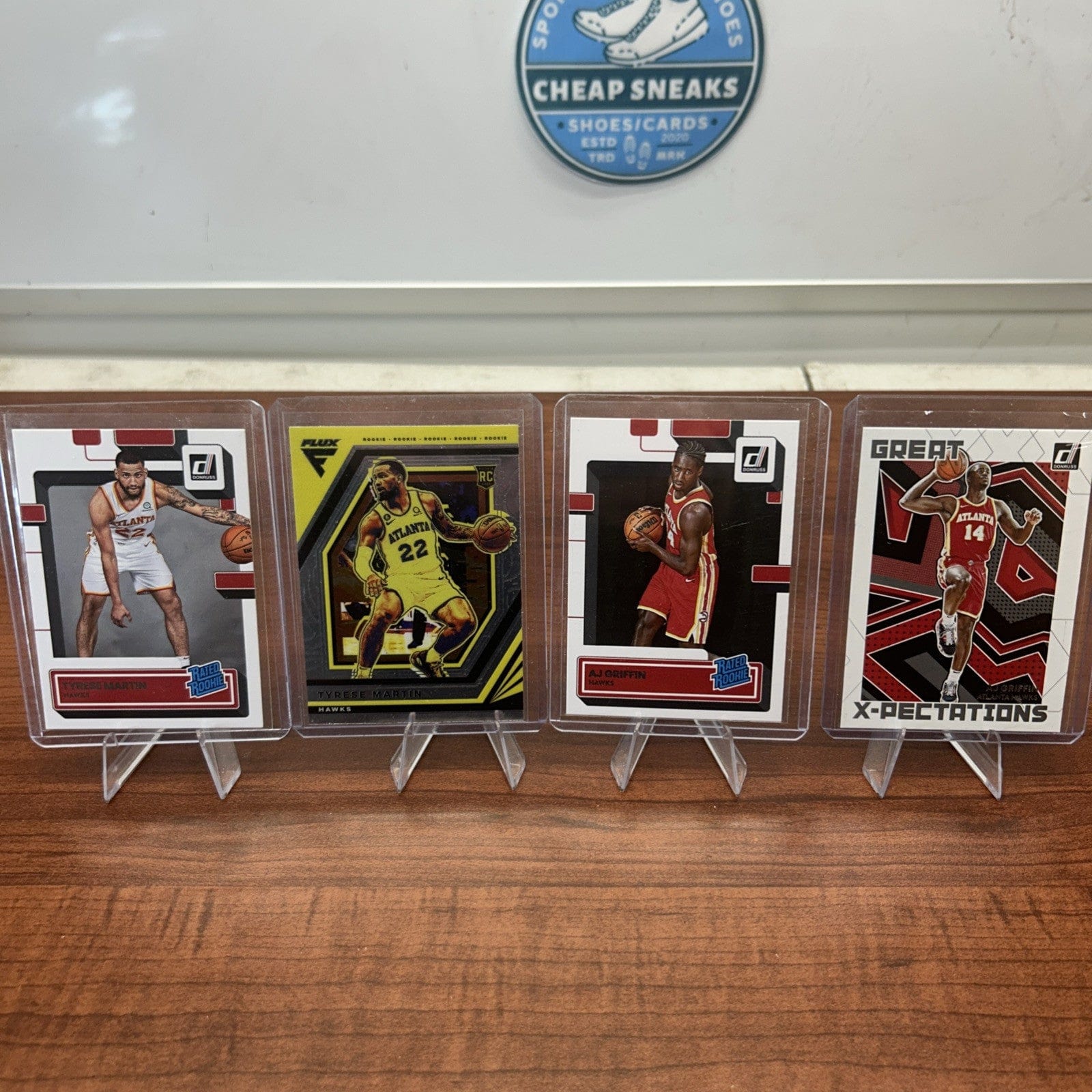 Cheap Sneaks Footwear/Sports Cards Basketball Card Hawks RC Lot Tyrese Martin, AJ Griffib 2022 Donruss Basketball