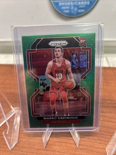 Cheap Sneaks Footwear/Sports Cards Basketball Card Marko Simonovic RC 2021-22 Prizm NBA Green SP Rookie Card #166 Bulls R
