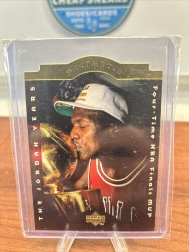 Cheap Sneaks Footwear/Sports Cards Basketball Card Michael Jordan 1996 Upper Deck A Cut Above Diecut Card Chicago Bulls #