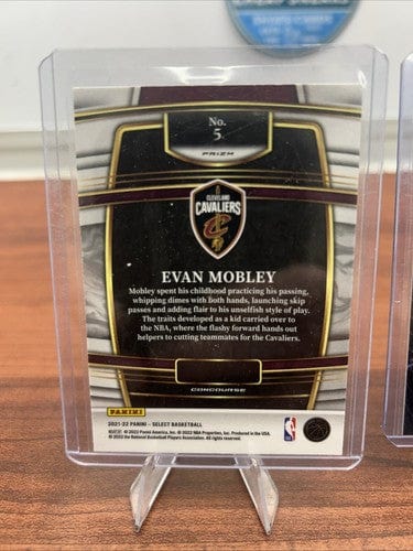 Cheap Sneaks Footwear/Sports Cards Evan Mobley (RC)2021-22 Panini Select Blue Prizm Concourse#5 22 Illusi